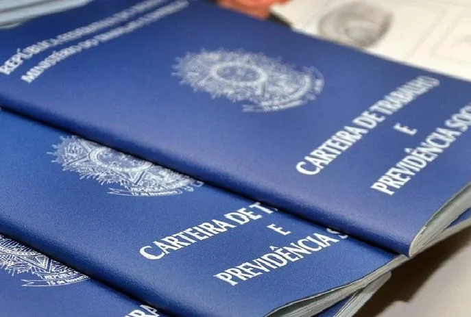 csm_csm_Carteira-de-trabalho-Foto-Agencia-Brasil_ac7cefcaa2_d83f139c4e